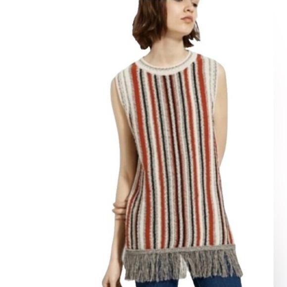 Massimo Dutti Textured Knit Sweater with Red and Black Accents - Picture 1 of 5